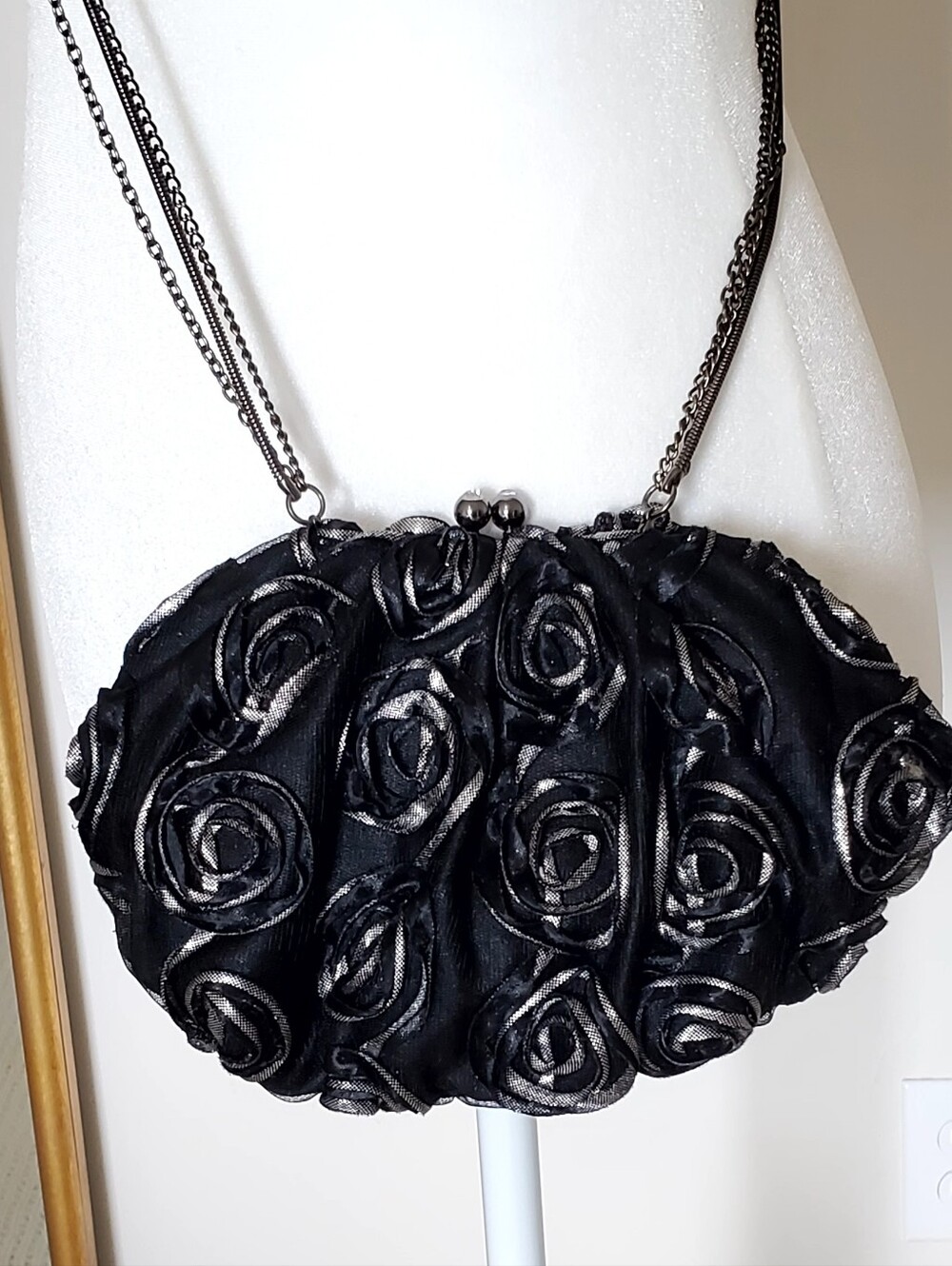 Betsy Johnson Black Mesh Metallic Rosettes Kiss Clasp Evening Convertible Bag